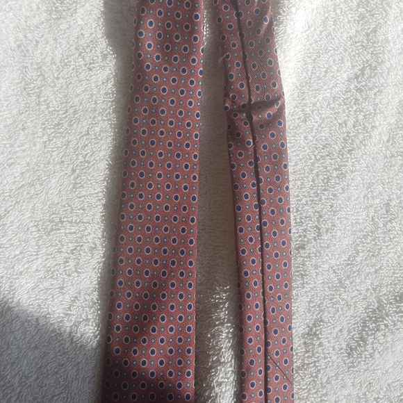 Calvin Klein 100% Silk Necktie / Suit Tie Circles Pattern - Picture 4 of 12